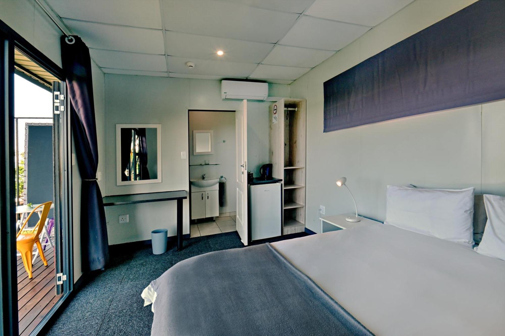 Sleepover Kmia White River Rum bild